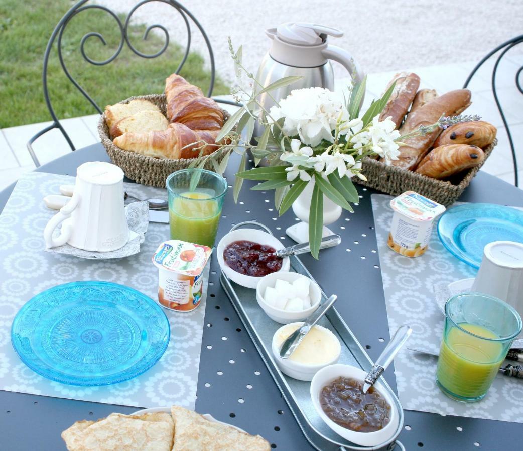 Au Coeur Des Vignes Bed & Breakfast Archiac Dış mekan fotoğraf