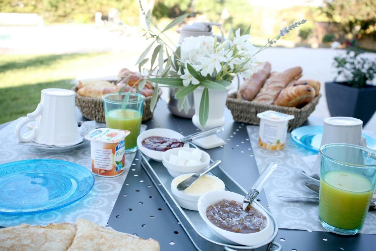 Au Coeur Des Vignes Bed & Breakfast Archiac Dış mekan fotoğraf