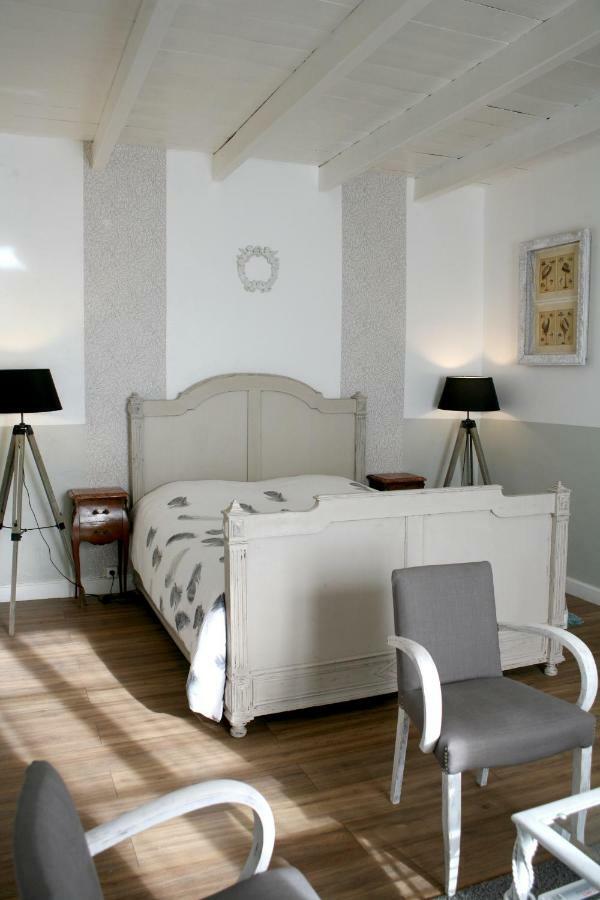 Au Coeur Des Vignes Bed & Breakfast Archiac Dış mekan fotoğraf